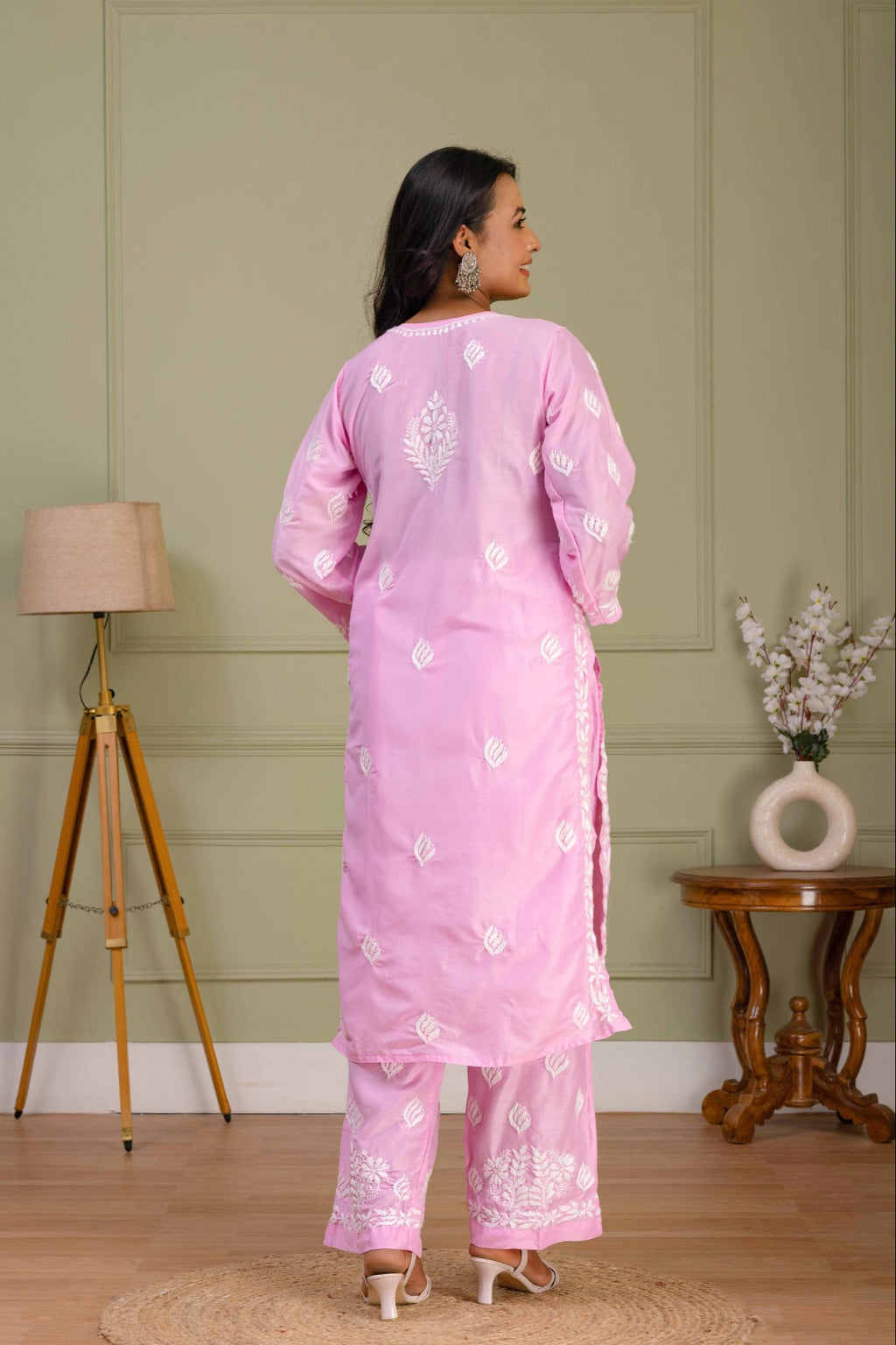 Karigiri Baby Pink Chikankari Hand Embroidered Muslin Kurti Set with White Floral Motifs, 3/4 Sleeves