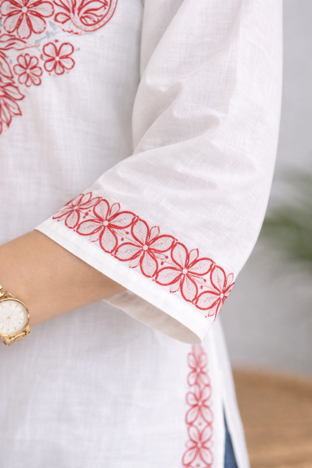 Karigiri White Chikankari Cotton Kurti Red thread Floral_KF0137