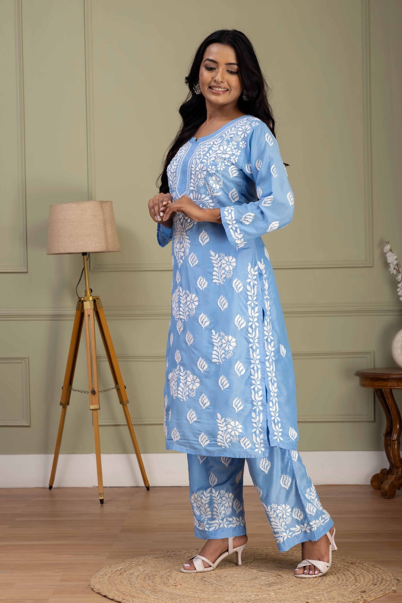 Karigiri Powder Blue Chikankari Hand Embroidered Muslin Kurti Set with White Floral Motifs, 3/4 Sleeves