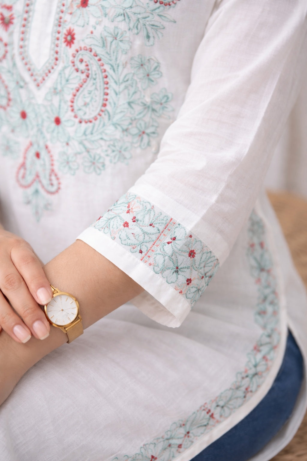 Karigiri White Chikankari Cotton Kurti_KF0193